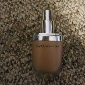 Marc Jacobs genius gel foundation 66 fawn deep